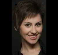 영화배우인 야스민 라에스의 대표 이미지