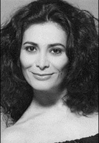 영화배우인 다리나 엘 준디의 대표 이미지