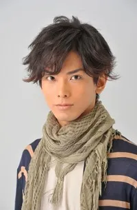영화배우인 히라마키 진의 대표 이미지