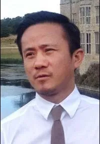영화감독인 홍 카우의 대표 이미지