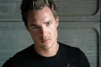 영화배우인 알렉산더 드레이몬의 대표 이미지