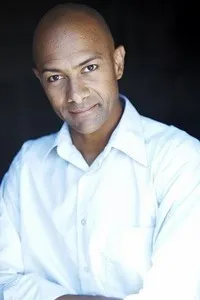 영화배우인 침웸웨 밀러의 대표 이미지