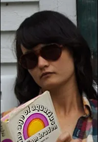 영화감독인 휘트니 혼의 대표 이미지