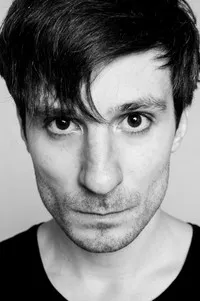 영화배우인 시몬 착키의 대표 이미지