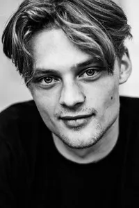 영화배우인 요나스 스뮐데르스의 대표 이미지