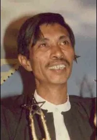 영화감독인 마웅 우나의 대표 이미지