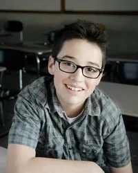 영화배우인 조이 브래그의 대표 이미지