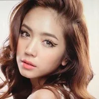 영화배우인 하약연의 대표 이미지