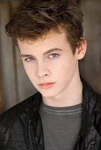 영화배우인 제이 제이 워렌의 대표 이미지