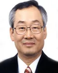 정당인, (전직)대학교수, (전직)정무직공무원인 윤덕홍의 대표 이미지