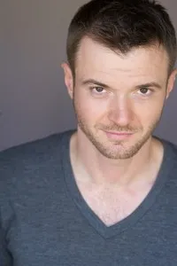 영화배우인 코스타 로닌의 대표 이미지