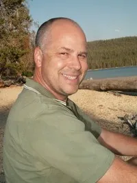 영화감독인 J.B. 로저스의 대표 이미지