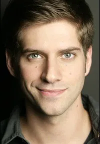 영화배우인 로스 네이선의 대표 이미지