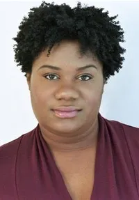 영화배우인 아드리엔 C. 무어의 대표 이미지