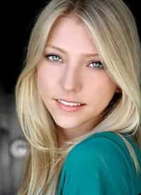 영화감독인 사라 스믹의 대표 이미지