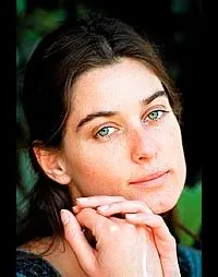 영화배우인 안드레아 프레운드의 대표 이미지