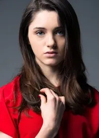 영화배우인 나탈리아 다이어의 대표 이미지