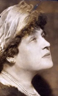 영화배우인 앨리슨 스킵워스의 대표 이미지