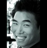 영화배우인 찰스 추의 대표 이미지