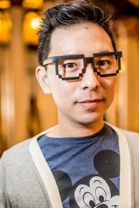 영화감독인 스티븐 J. 컹의 대표 이미지
