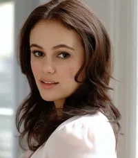 영화배우인 다이나 시하비의 대표 이미지