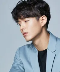 영화배우인 하준의 대표 이미지