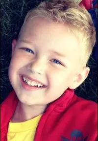 영화배우인 코너 코럼의 대표 이미지