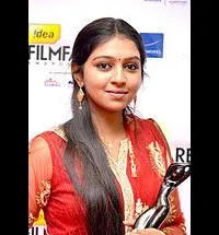 영화배우인 라크슈미 메논의 대표 이미지