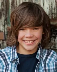 영화배우인 조슈아 호프먼의 대표 이미지