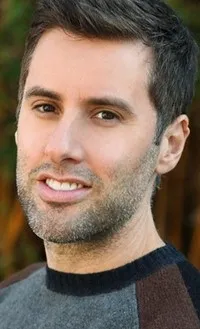 영화배우인 마크 스트래노의 대표 이미지