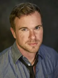 영화배우인 라이 바렛의 대표 이미지