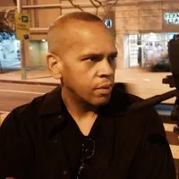 영화감독인 터치 브랜던의 대표 이미지