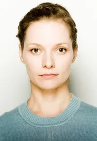 영화배우인 알렉산드라 칼웨이트의 대표 이미지