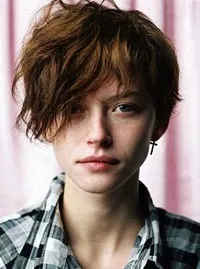 영화배우인 티나틴 달라키시빌리의 대표 이미지