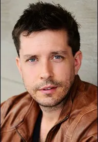 영화배우인 닉 바클라의 대표 이미지