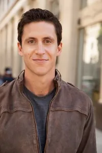 영화배우인 T.J. 파워의 대표 이미지