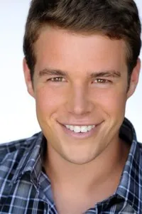 영화배우인 카일 존스의 대표 이미지