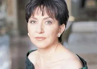 성악가인 크라씨미아 스토야노바의 대표 이미지