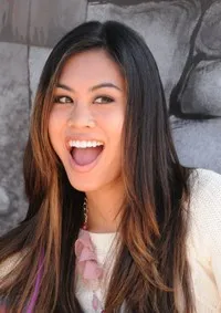 영화배우인 애슐리 아고타의 대표 이미지