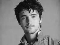 가수인 Louis Delort의 대표 이미지