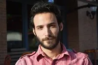 영화배우인 닐 바니데스의 대표 이미지