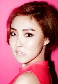 가수인 화사의 대표 이미지