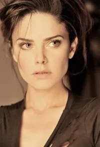 영화배우인 안젤리카 셀라야의 대표 이미지