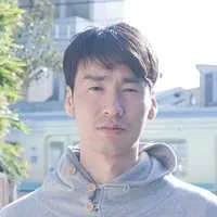 영화감독인 이즈키 하지메의 대표 이미지