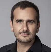 영화배우인 히오바니 시시아의 대표 이미지