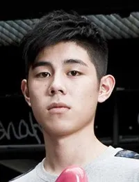 영화배우인 첨회운의 대표 이미지