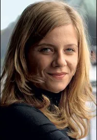 영화배우인 야나 주팬식의 대표 이미지