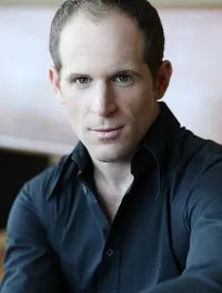 영화배우인 알렉상드르 고예의 대표 이미지