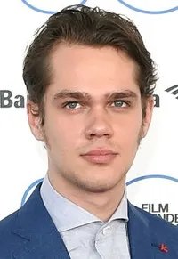 영화배우인 엘라 콜트레인의 대표 이미지