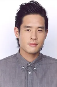 영화배우인 레이몬드 리의 대표 이미지